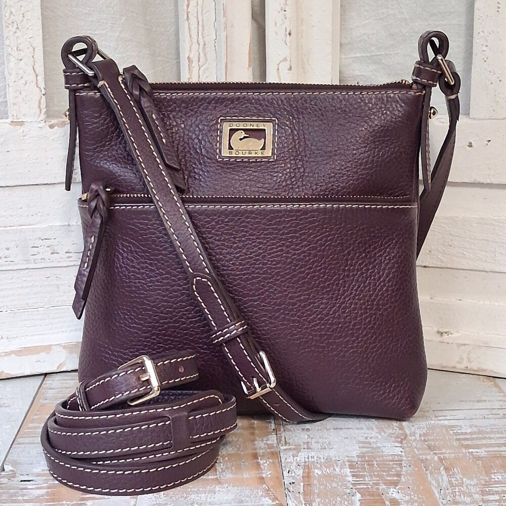 Dooney Bourke Dillen Plum Leather Crossbody Bag Letter Carrier Boho Purse 6L935